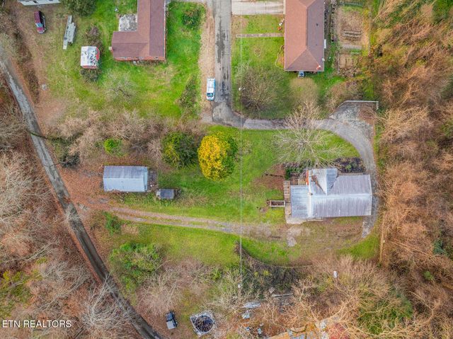 111 Old Evacuation Lane, Oliver Springs, TN 37840