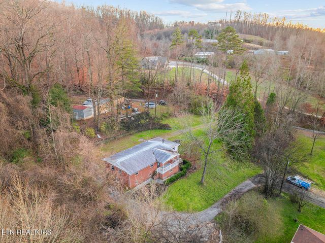 111 Old Evacuation Lane, Oliver Springs, TN 37840