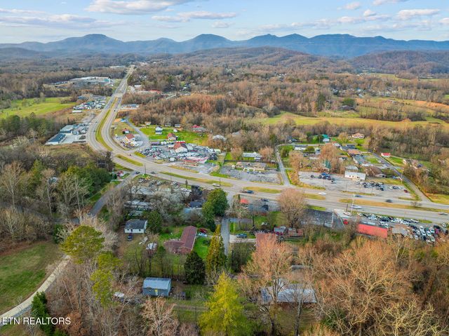 111 Old Evacuation Lane, Oliver Springs, TN 37840