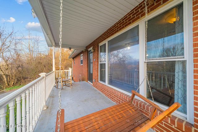 111 Old Evacuation Lane, Oliver Springs, TN 37840