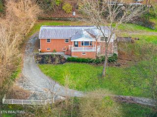 111 Old Evacuation Lane, Oliver Springs, TN 37840