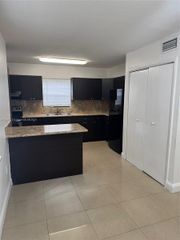 1321 W 44th St 1, Hialeah, FL 33012