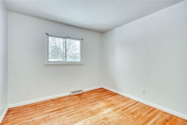 195 Kenwick Drive, Henrietta, NY 14623