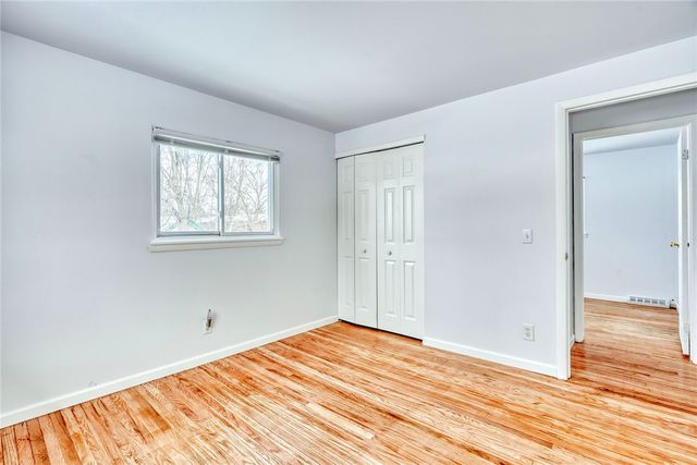 195 Kenwick Drive, Henrietta, NY 14623