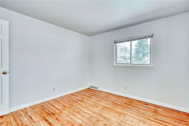 195 Kenwick Drive, Henrietta, NY 14623