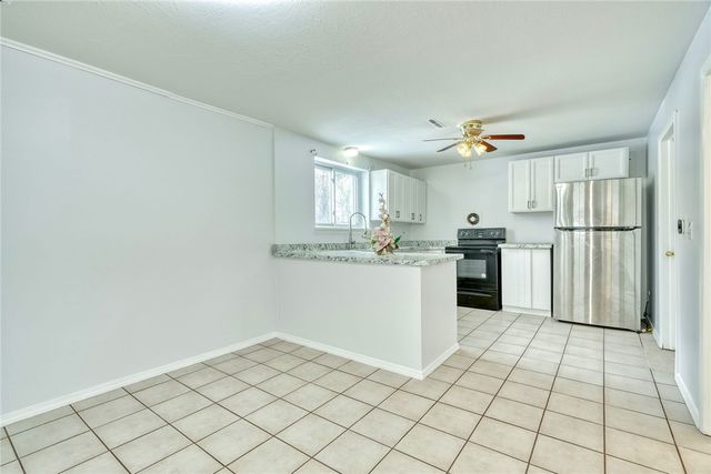 195 Kenwick Drive, Henrietta, NY 14623