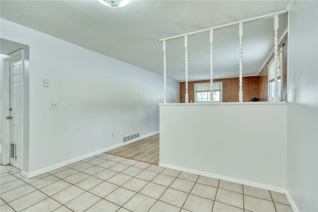 195 Kenwick Drive, Henrietta, NY 14623