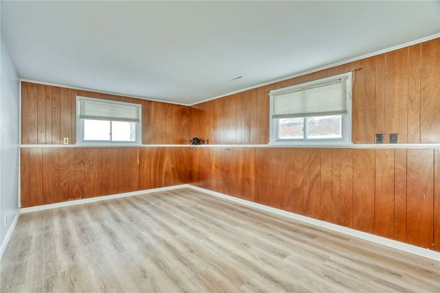 195 Kenwick Drive, Henrietta, NY 14623