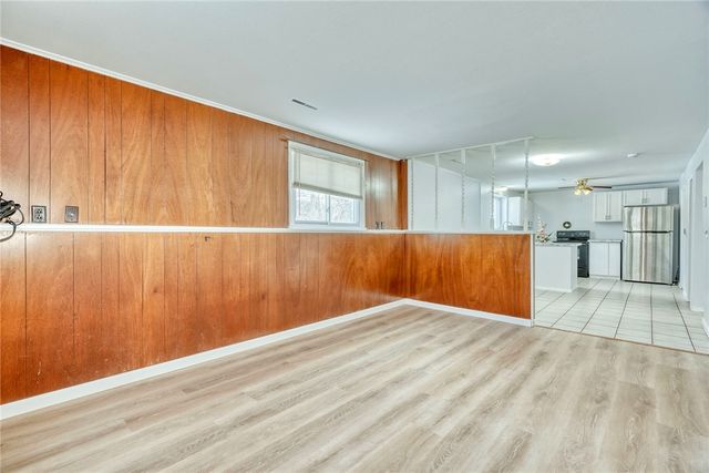 195 Kenwick Drive, Henrietta, NY 14623