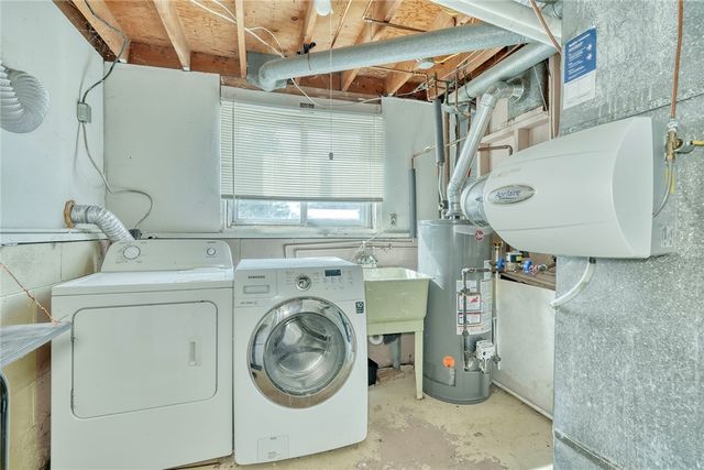 195 Kenwick Drive, Henrietta, NY 14623