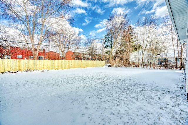 195 Kenwick Drive, Henrietta, NY 14623