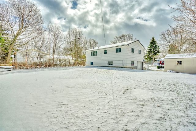 195 Kenwick Drive, Henrietta, NY 14623