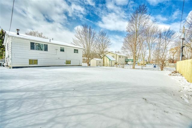 195 Kenwick Drive, Henrietta, NY 14623