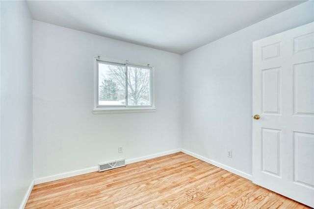 195 Kenwick Drive, Henrietta, NY 14623