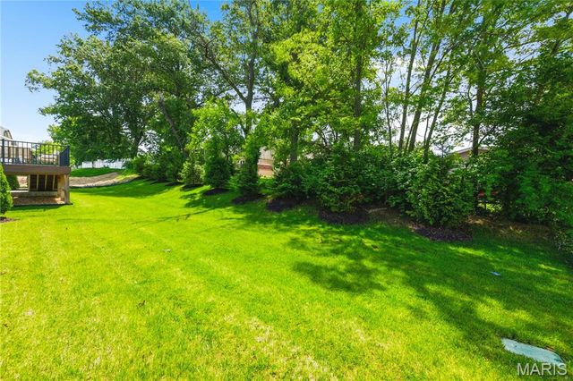 527 Ryehill Drive, St Peters, MO 63376