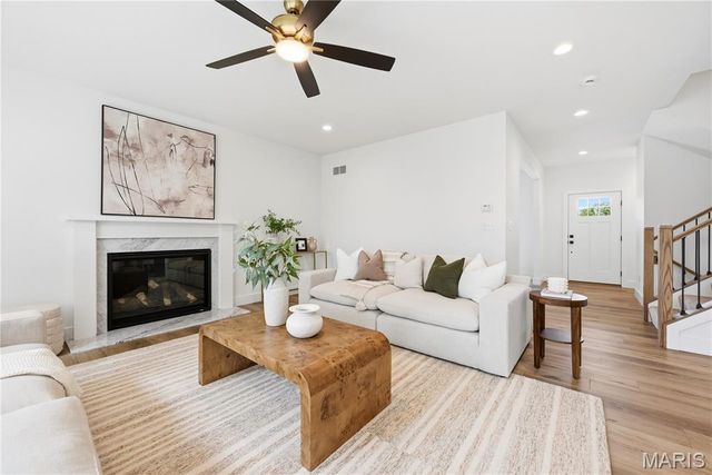 527 Ryehill Drive, St Peters, MO 63376