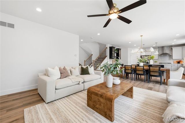 527 Ryehill Drive, St Peters, MO 63376