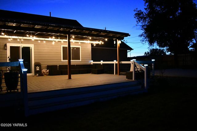 471 Gibson Rd, Selah, WA 98942