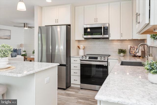 4936 LERCH DR, Shady Side, MD 20764