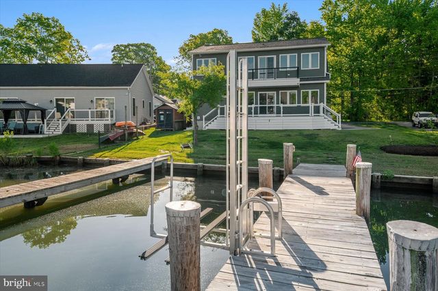 4936 LERCH DR, Shady Side, MD 20764