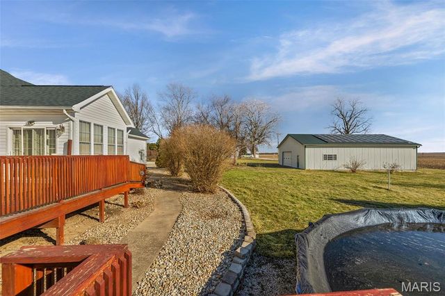 404 Bluebird Lane, Jerseyville, IL 62052