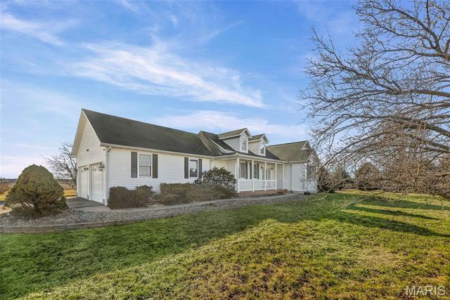 404 Bluebird Lane, Jerseyville, IL 62052