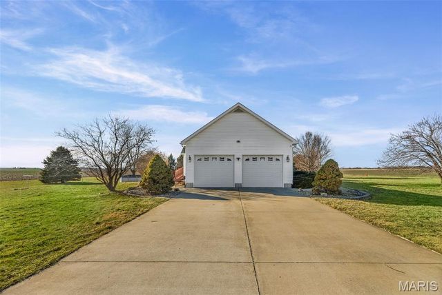 404 Bluebird Lane, Jerseyville, IL 62052