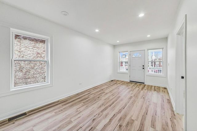 5619 S California Avenue, Chicago, IL 60629