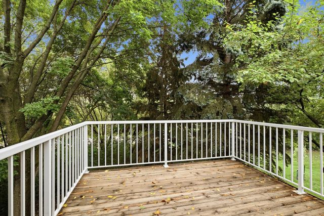 397 Campfire Curve, Chaska, MN 55318