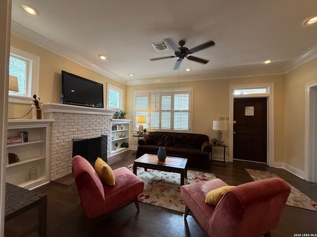 402 W Elsmere, San Antonio, TX 78212