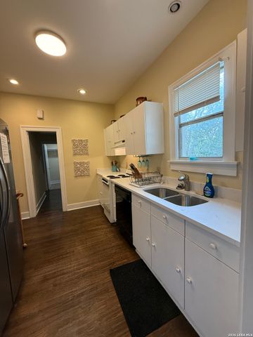 402 W Elsmere, San Antonio, TX 78212