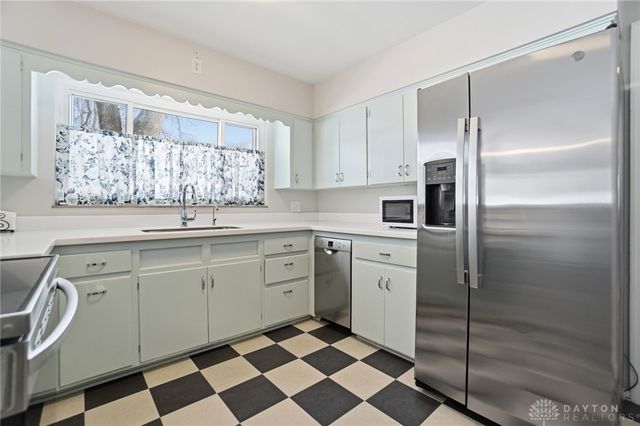 4033 Stonehaven Road, Kettering, OH 45429