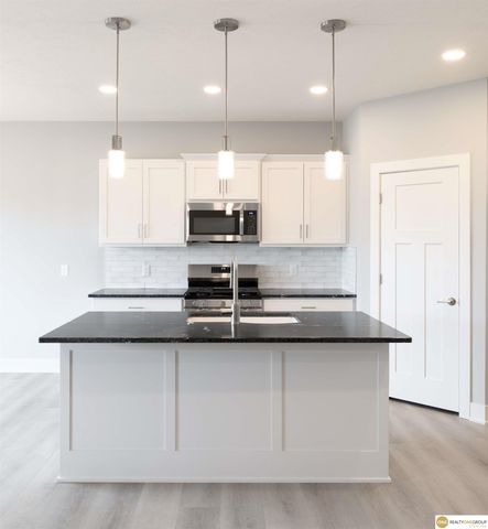 14926 Hibbs Street, Bennington, NE 68007