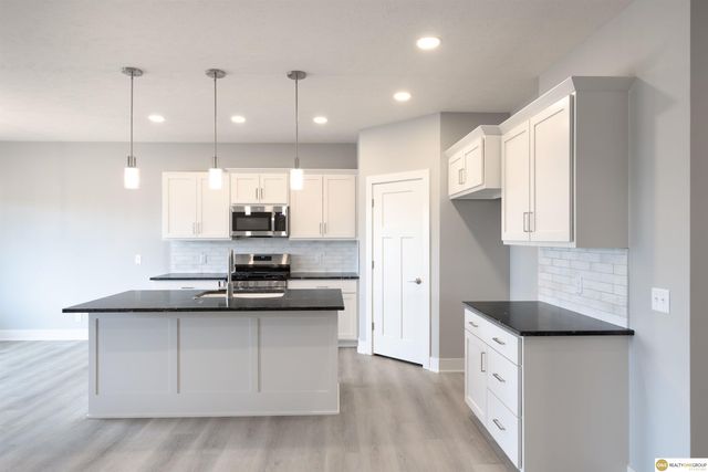 14926 Hibbs Street, Bennington, NE 68007