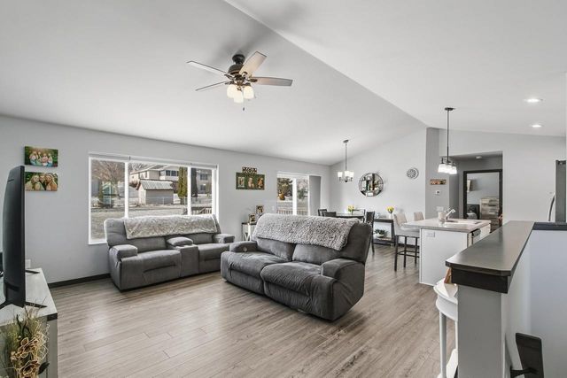 1035 Bluegrass Trail, Waterloo, WI 53594