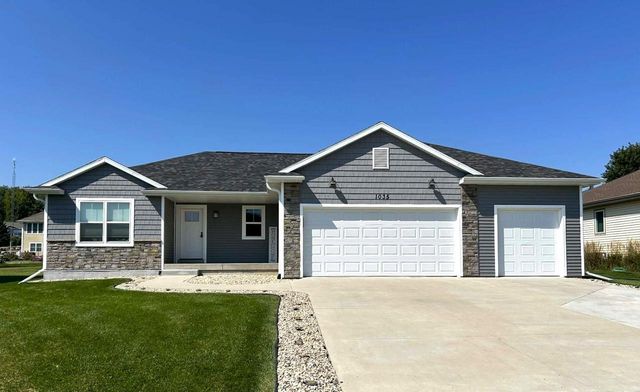 1035 Bluegrass Trail, Waterloo, WI 53594