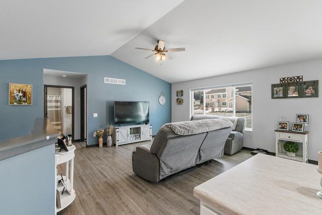 1035 Bluegrass Trail, Waterloo, WI 53594