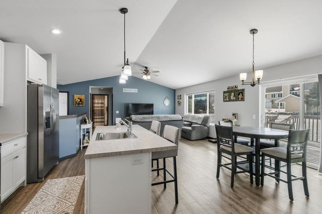 1035 Bluegrass Trail, Waterloo, WI 53594