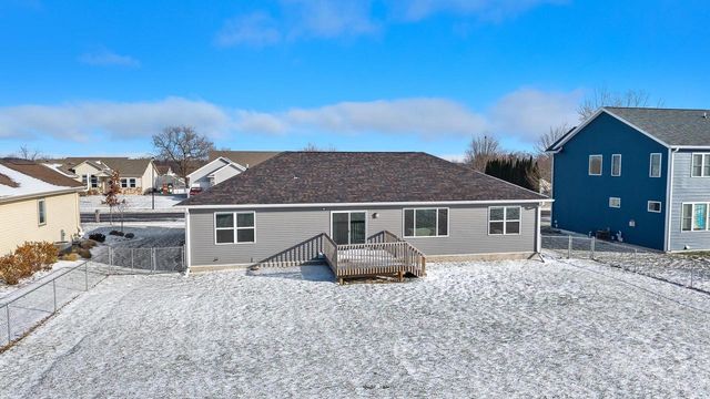 1035 Bluegrass Trail, Waterloo, WI 53594