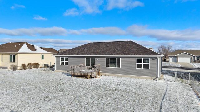 1035 Bluegrass Trail, Waterloo, WI 53594