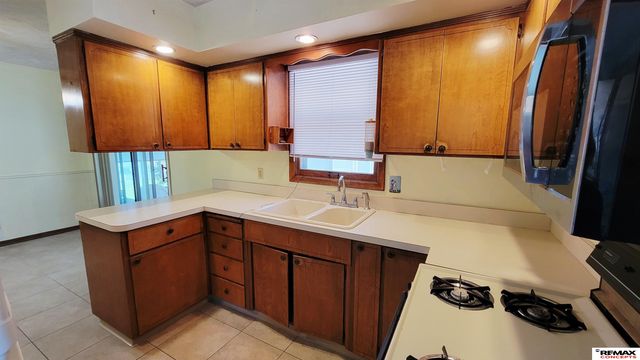5020 Claire Avenue, Lincoln, NE 68516