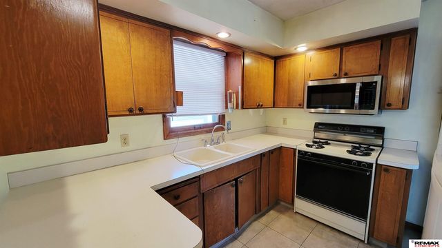 5020 Claire Avenue, Lincoln, NE 68516