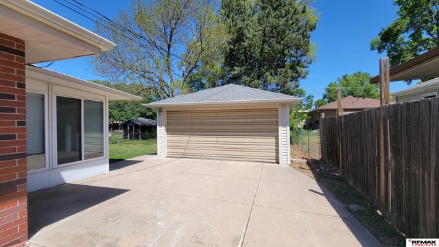 5020 Claire Avenue, Lincoln, NE 68516