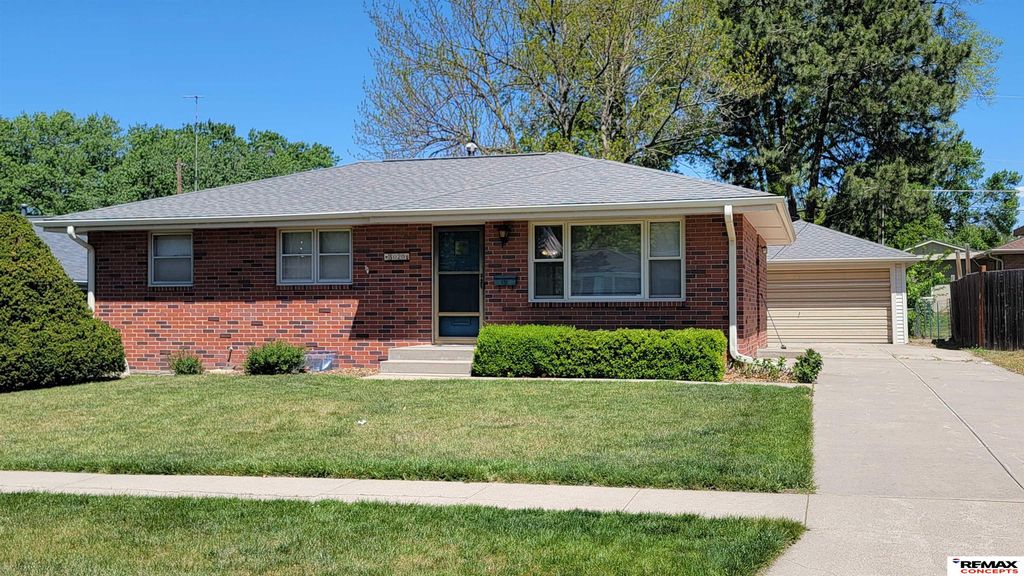 5020 Claire Avenue, Lincoln, NE 68516