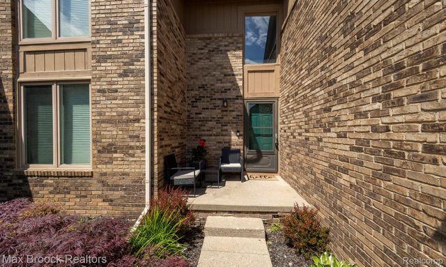 6606 Westbrooke Court, West Bloomfield Charter Township, MI 48322