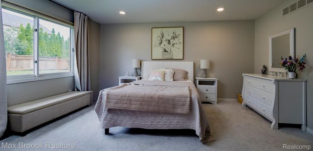 6606 Westbrooke Court, West Bloomfield Charter Township, MI 48322