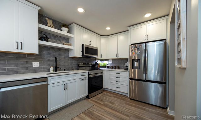 6606 Westbrooke Court, West Bloomfield Charter Township, MI 48322