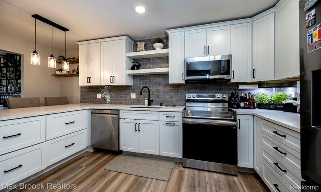 6606 Westbrooke Court, West Bloomfield Charter Township, MI 48322