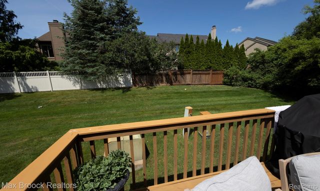 6606 Westbrooke Court, West Bloomfield Charter Township, MI 48322