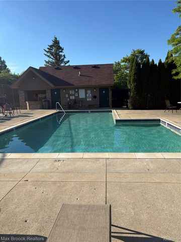 6606 Westbrooke Court, West Bloomfield Charter Township, MI 48322